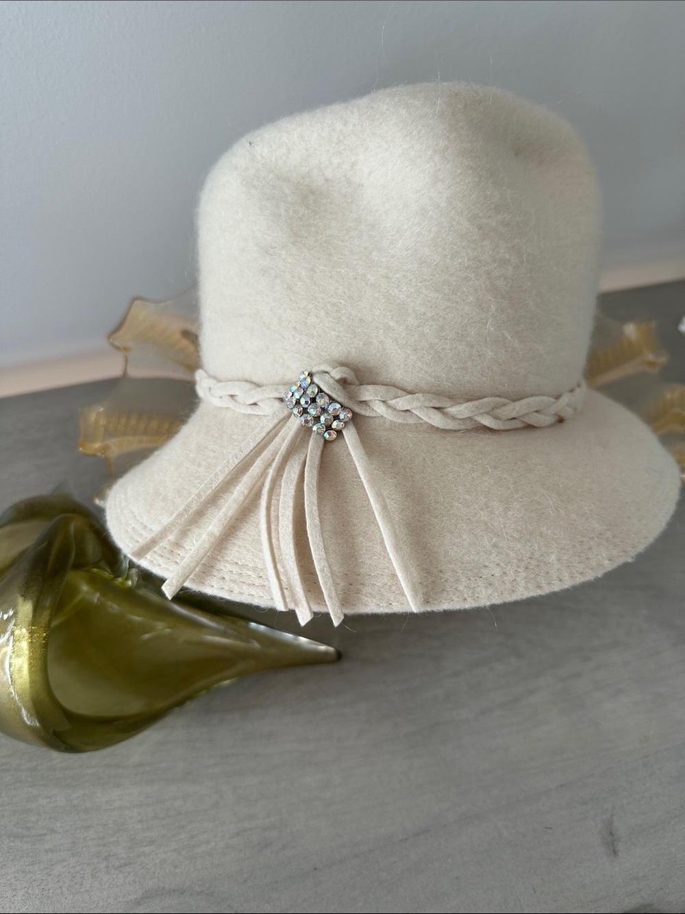 Vintage Fur Felt Hat w Rhinestone Accent